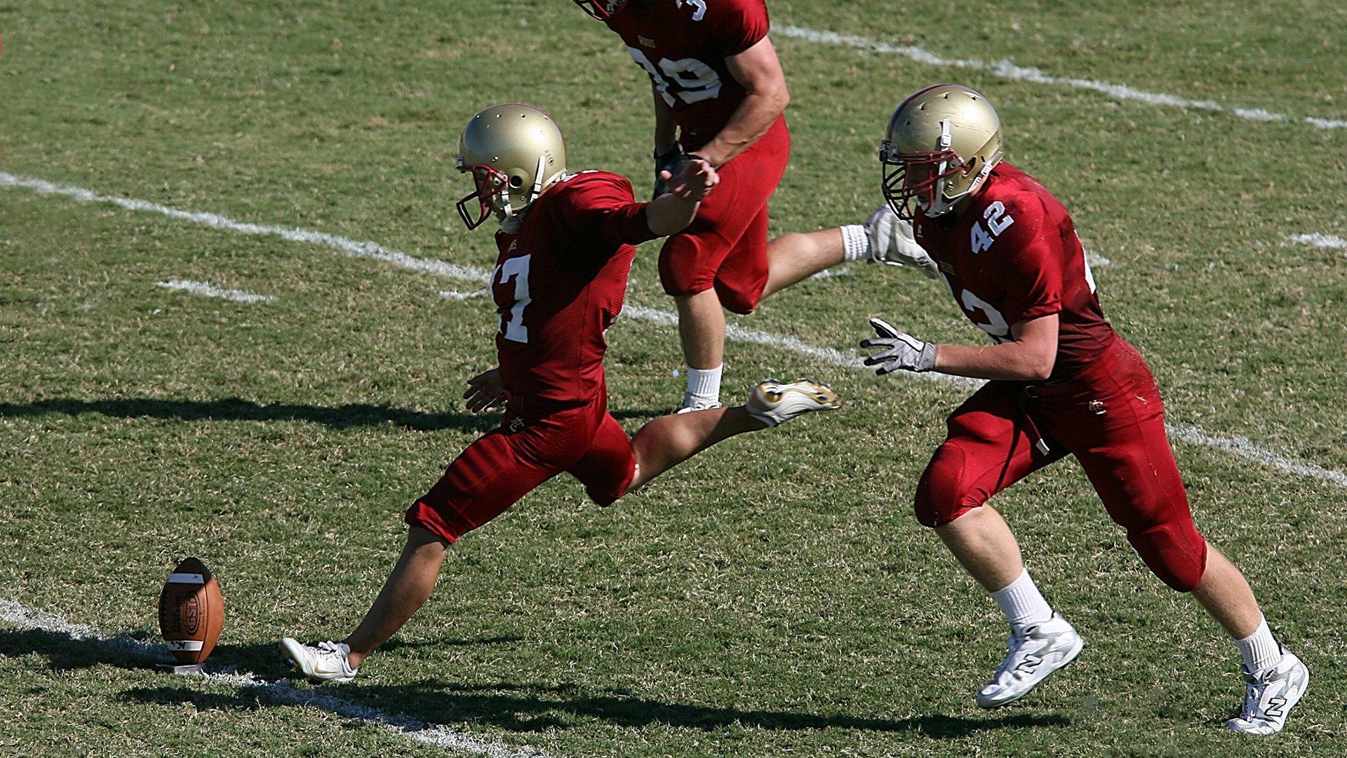 曼晚独家，曼城认定阿莱恩为同龄顶尖后卫，首发角色稳固如磐